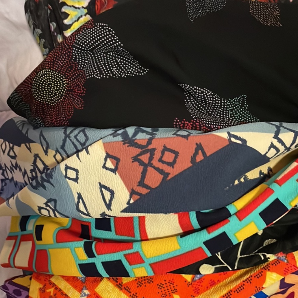 New with tags! 50 pieces LULUROE